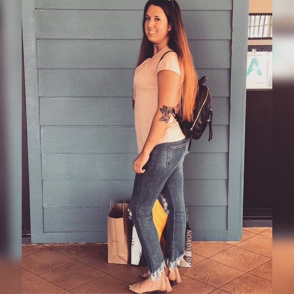 ๐ฒOFFER ME๐ฒ - Picture 2 of 3